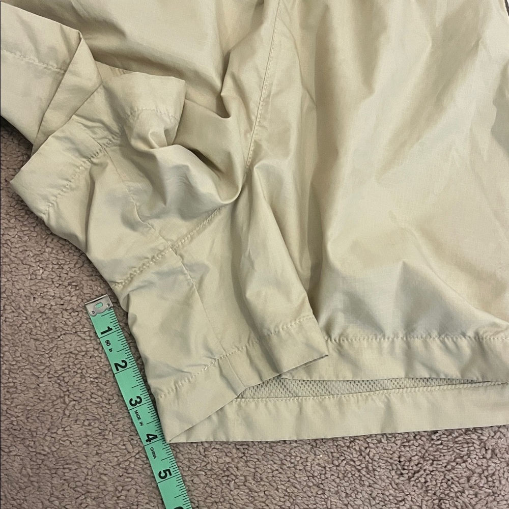 The North Face Women’s WindWall TNF X size Small Tan, White/Cream Running Shorts - Picture 9 of 10